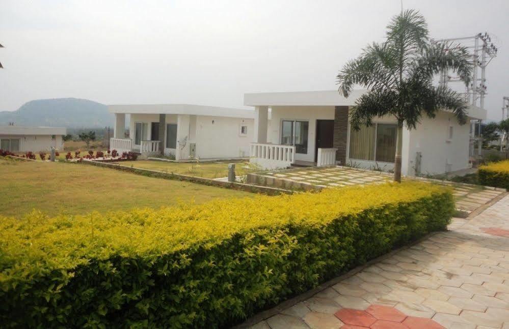Oyo 24200 Bahri Beautiful Country Hotel Ayyampalaiyam Exterior photo